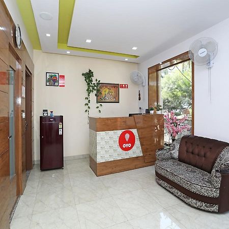 Oyo 10228 Hotel Chandramouli Джапур Экстерьер фото